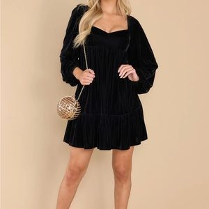 Cater To You Black Velvet Dress
MEDIUM / Black
